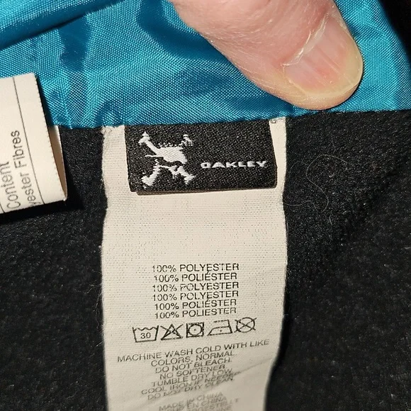 🩵Oakley Teal Blue and Black Jacket - Picture 6 of 7